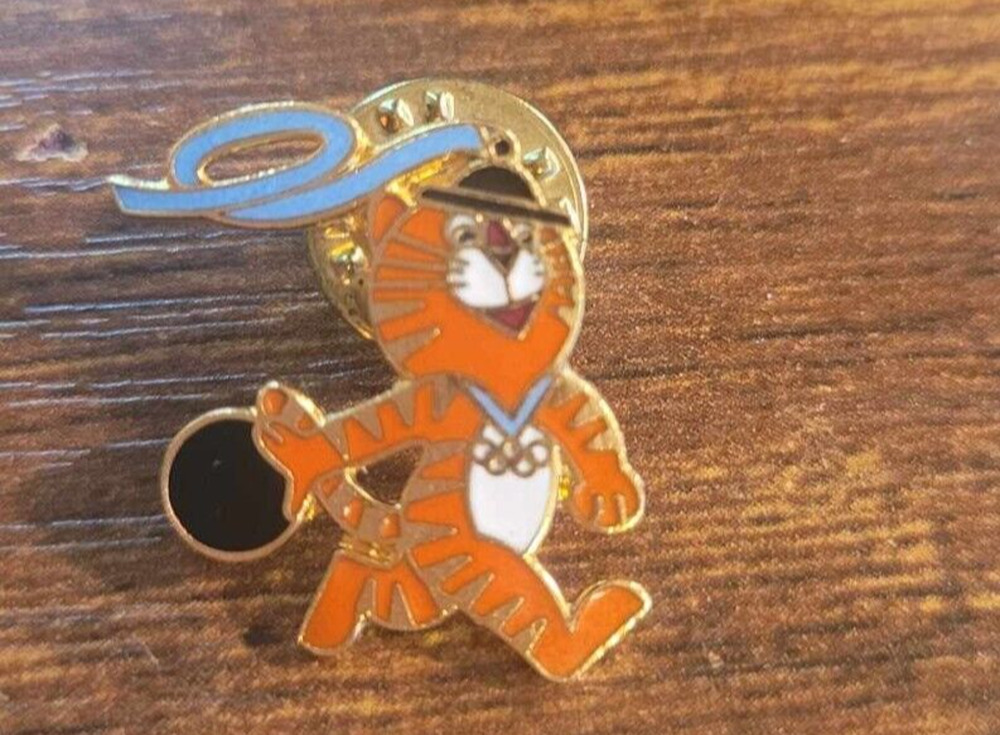 Vintage 1988 Seoul Olympics Bowling Lapel Hat Vest Pin Hodori Mascot